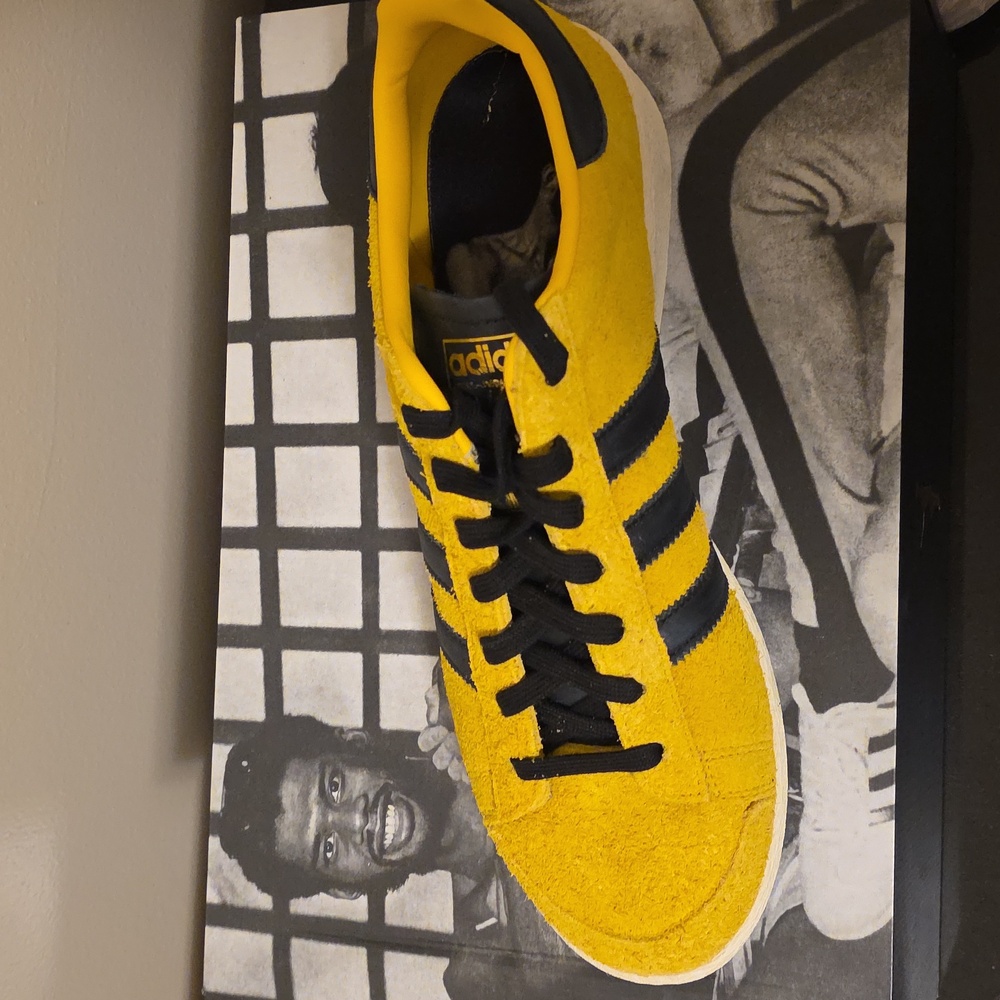 NEW Adidas Jabbar Low Black Yellow - Picture 5 of 8